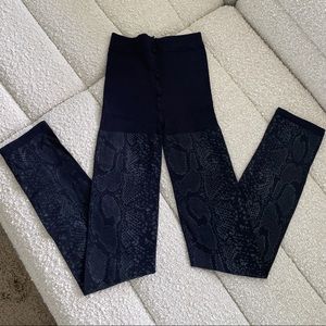 NWOT. Women's Footless Tights